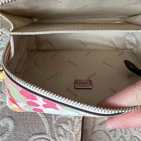 Guess crossbody bag - Picture 11 of 14